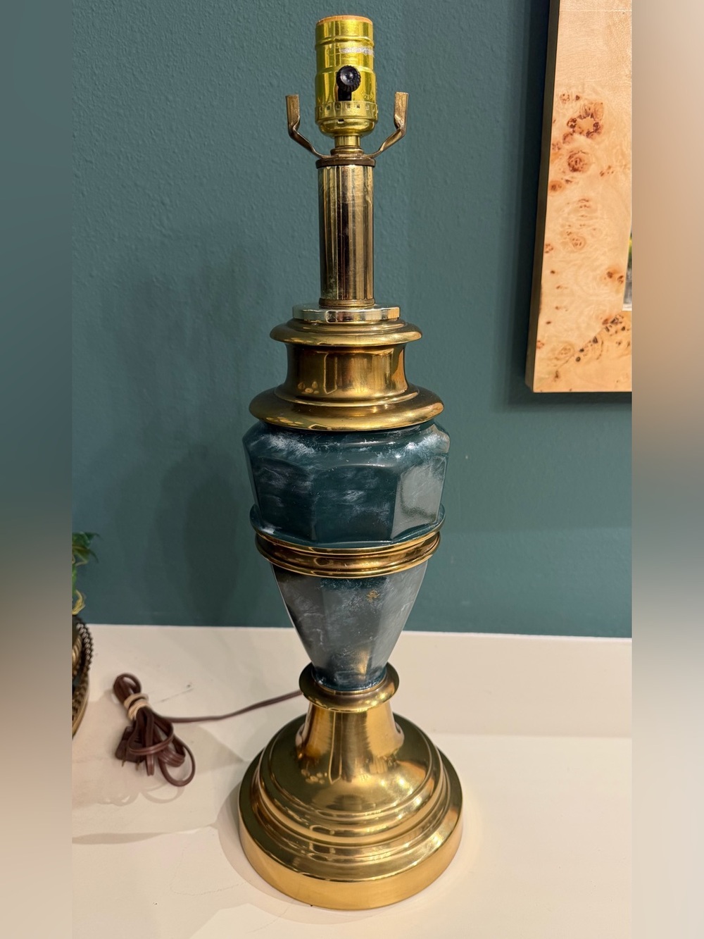Vintage Green Marbled Resin & Brass Table Lamp Hollywood Regency Style 21”